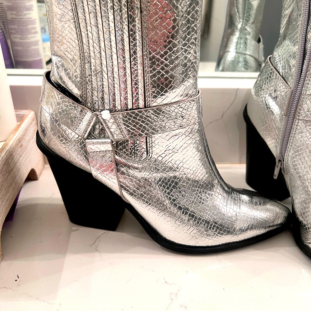 DV Dolce Vita  Boots - Picture 6 of 8